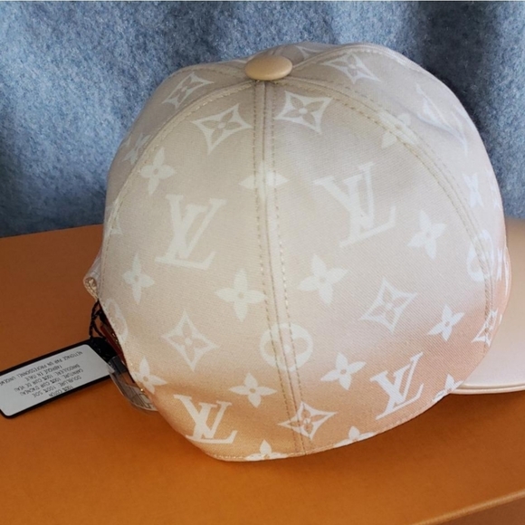 By Pool Monogram Gradient Cap Mist Gray Creme Med main image 5